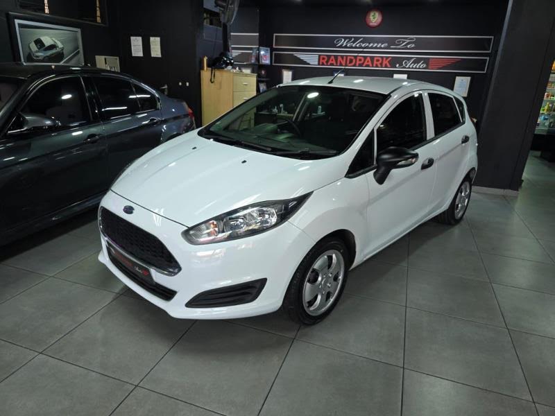 2016 FORD Fiesta