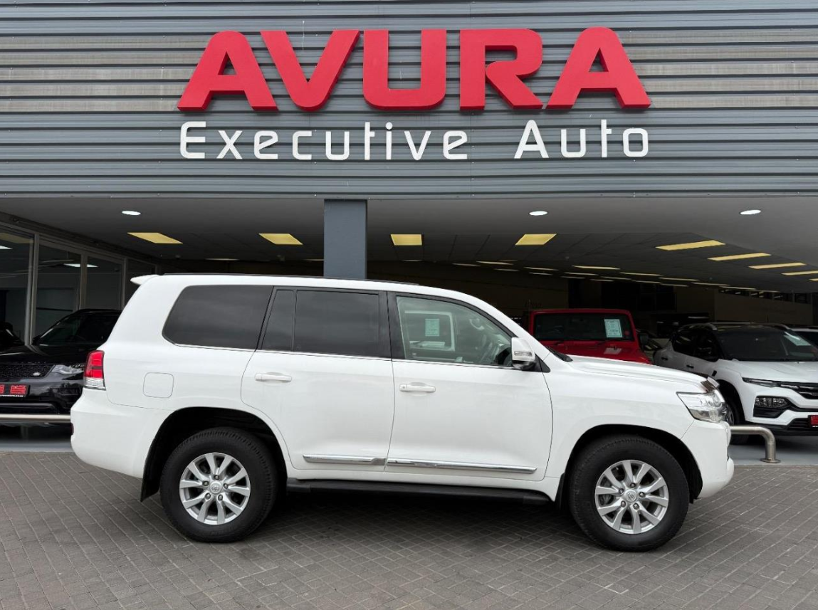 2016 TOYOTA Landcruiser 200