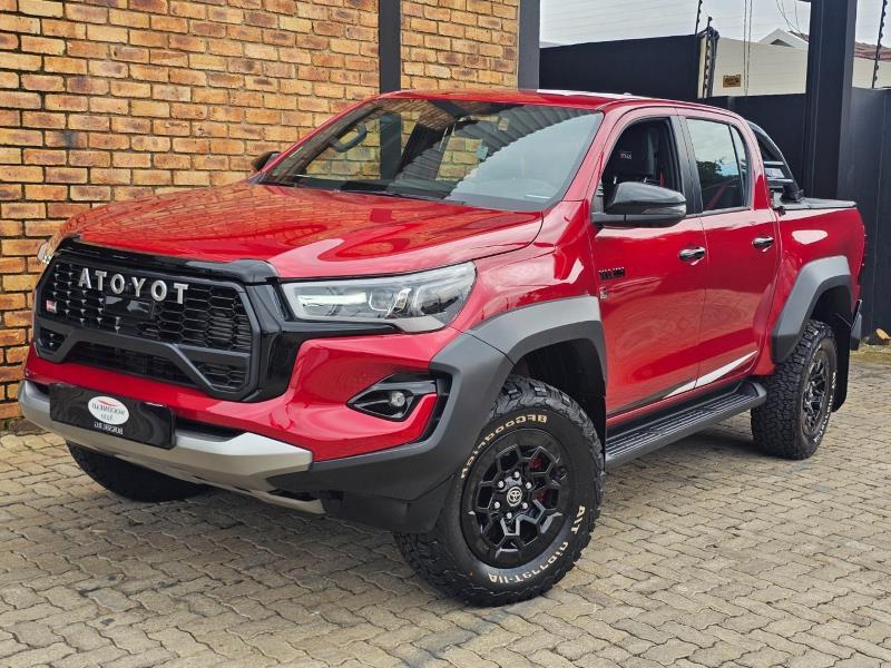 2025 TOYOTA Hilux