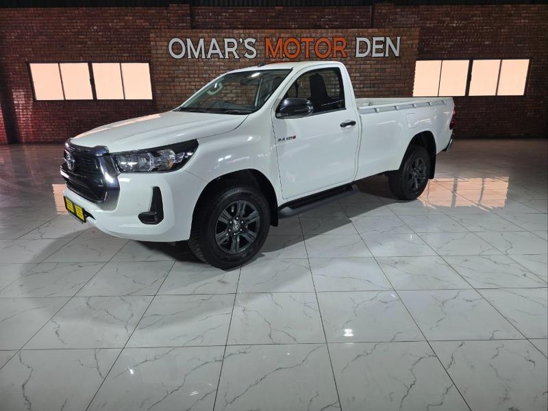 2025 TOYOTA Hilux