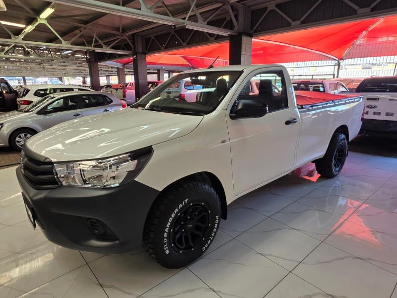 2025 TOYOTA Hilux