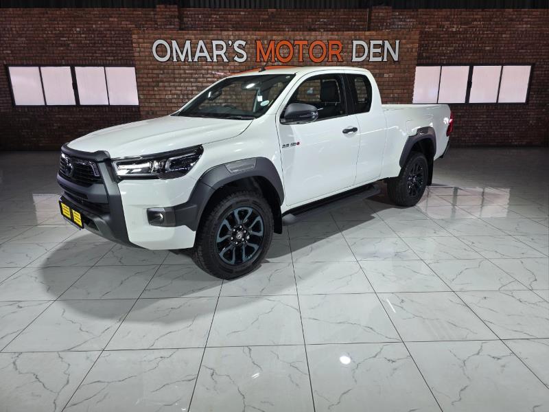 2025 TOYOTA Hilux