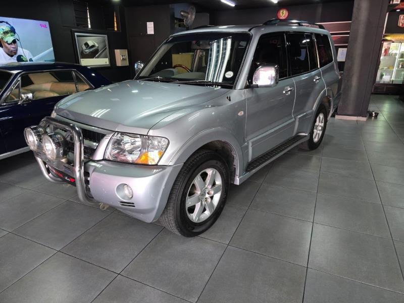 2006 MITSUBISHI Pajero