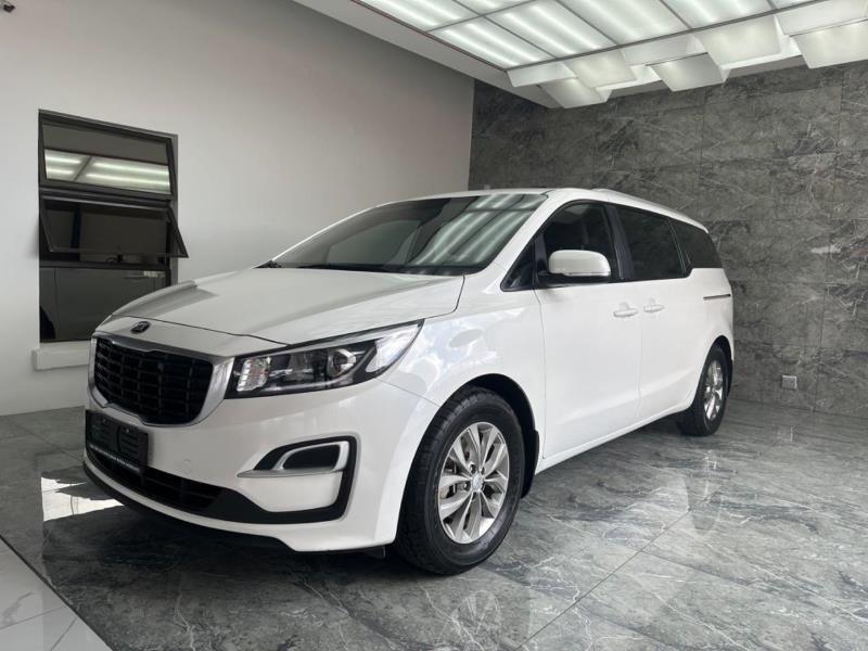 2019 KIA Grand Sedona