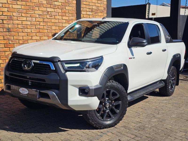 2022 TOYOTA Hilux