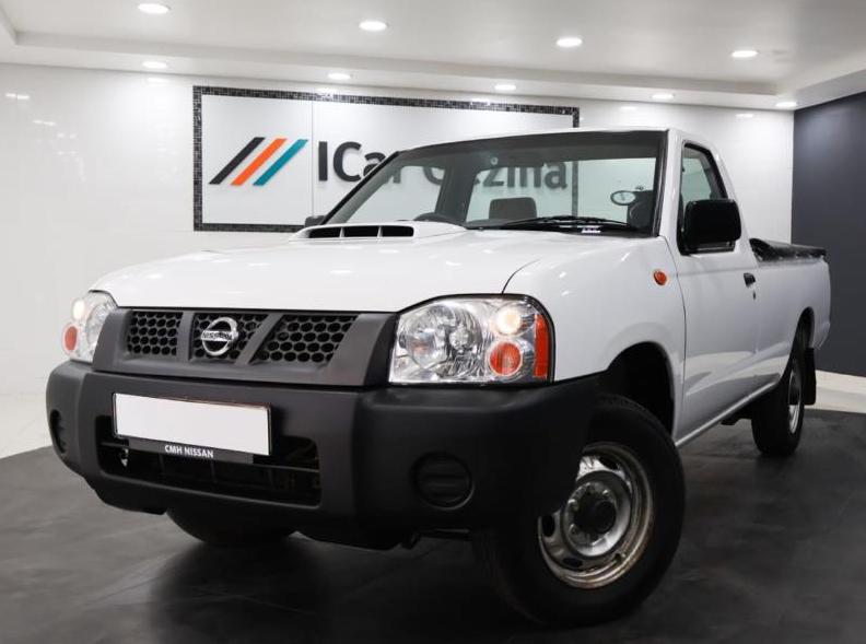 2021 NISSAN NP300