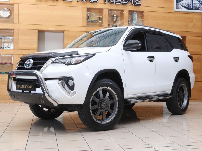 2019 TOYOTA Fortuner