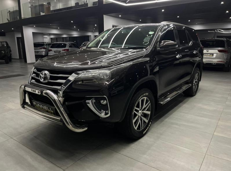 2019 TOYOTA Fortuner