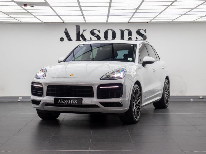 2022 PORSCHE Cayenne