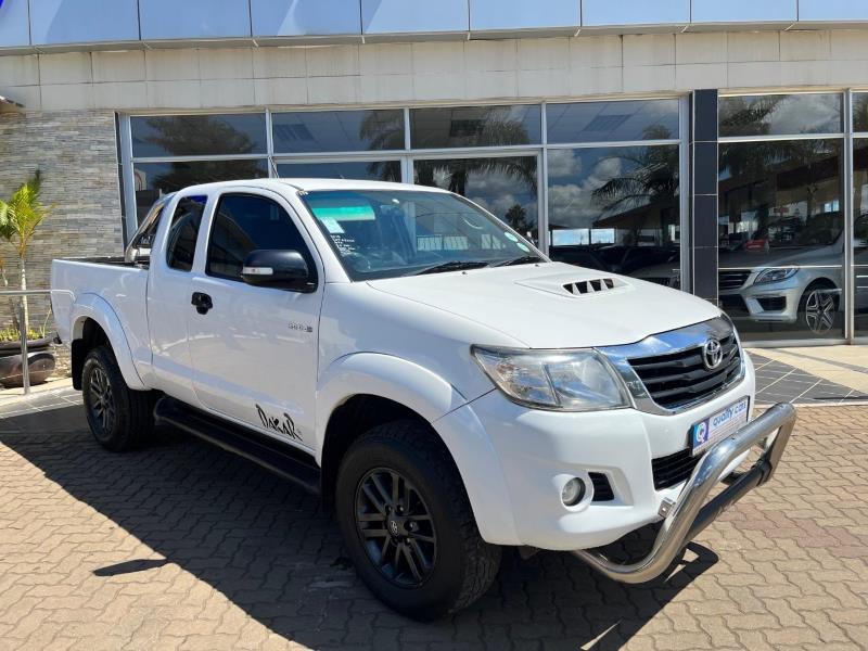 2015 TOYOTA Hilux