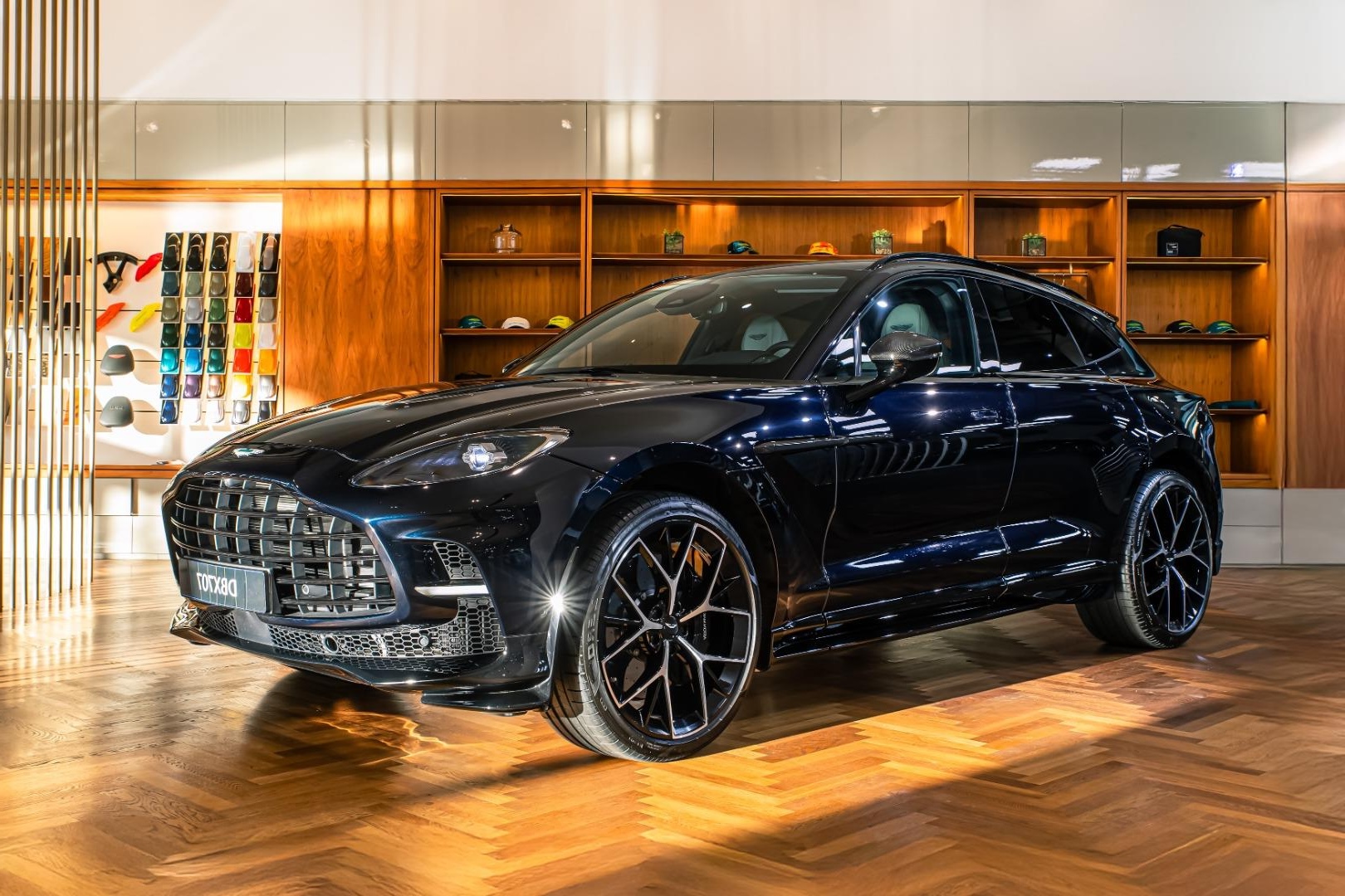 2025 Aston Martin DBX