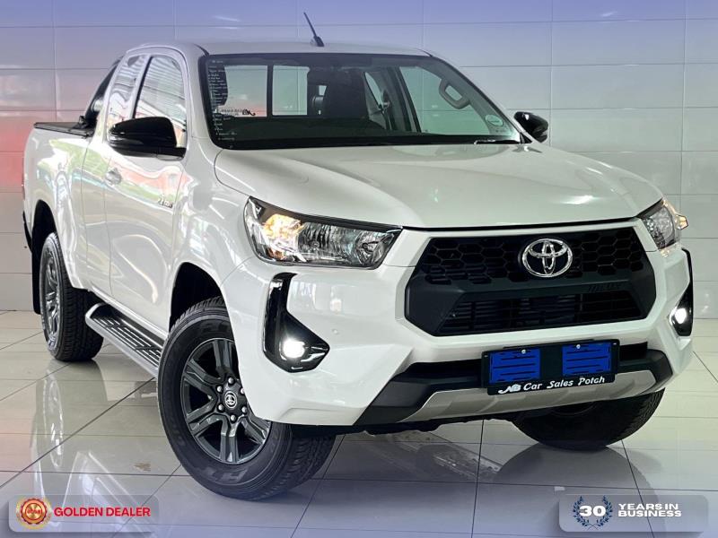 2025 TOYOTA Hilux