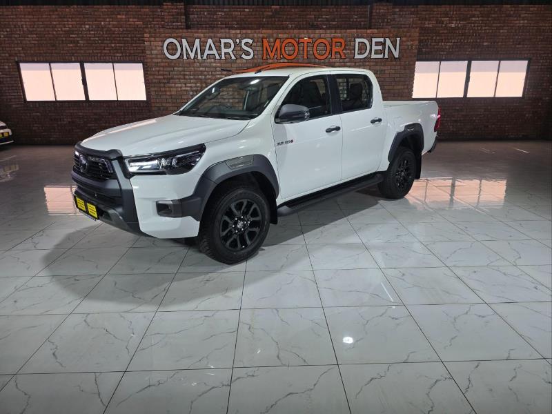 2025 TOYOTA Hilux